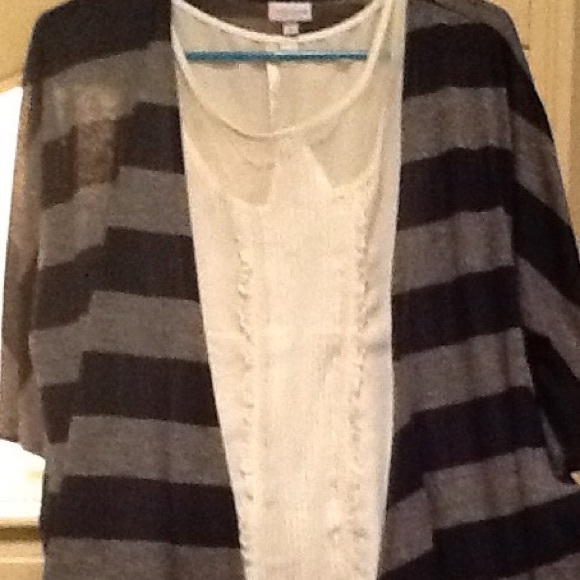 LuLaRoe Open Striped Cardigan- flattering!! - Picture 5 of 8